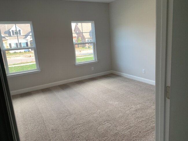 Building Photo - 238 Cloverbrook Way