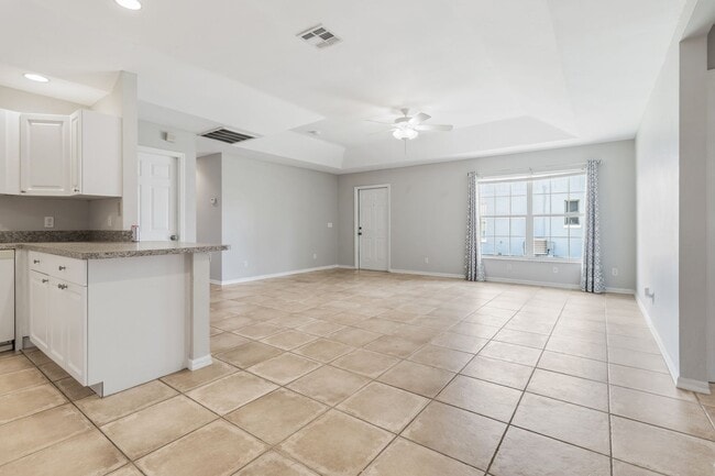 Building Photo - Spacious Duplex in SW Cape Coral