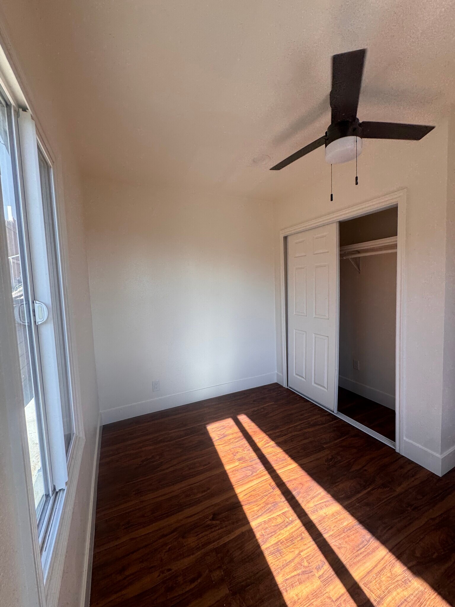 Building Photo - 936 N Gage Ave