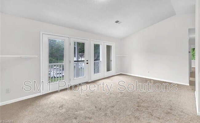Building Photo - 2328 W Vandalia Rd