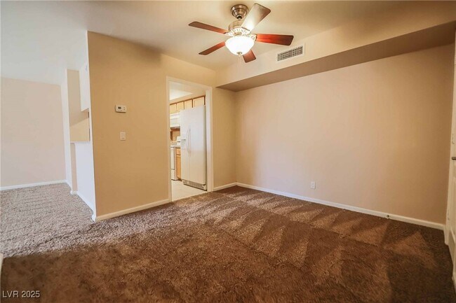 Building Photo - 683 Oakmont Ave
