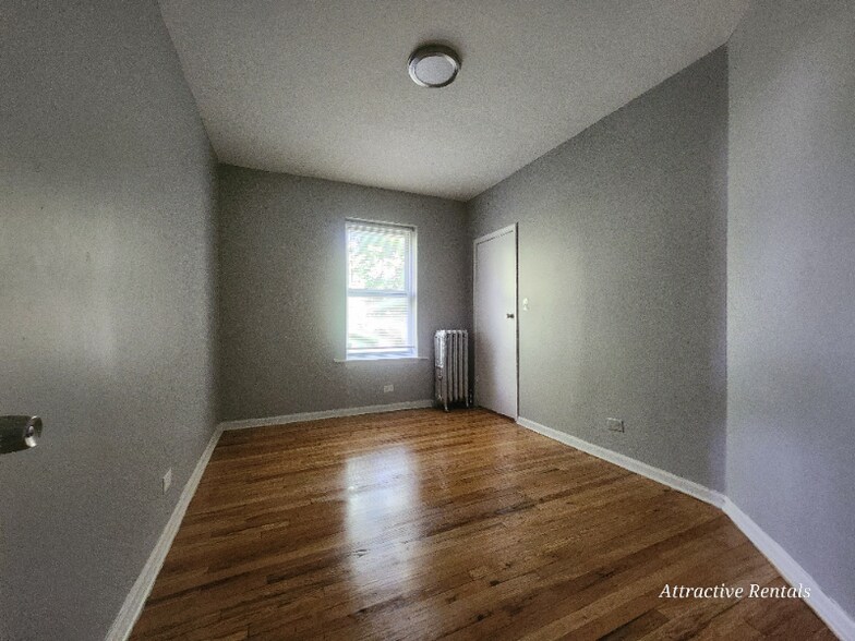 Building Photo - 6800 S Harper Ave