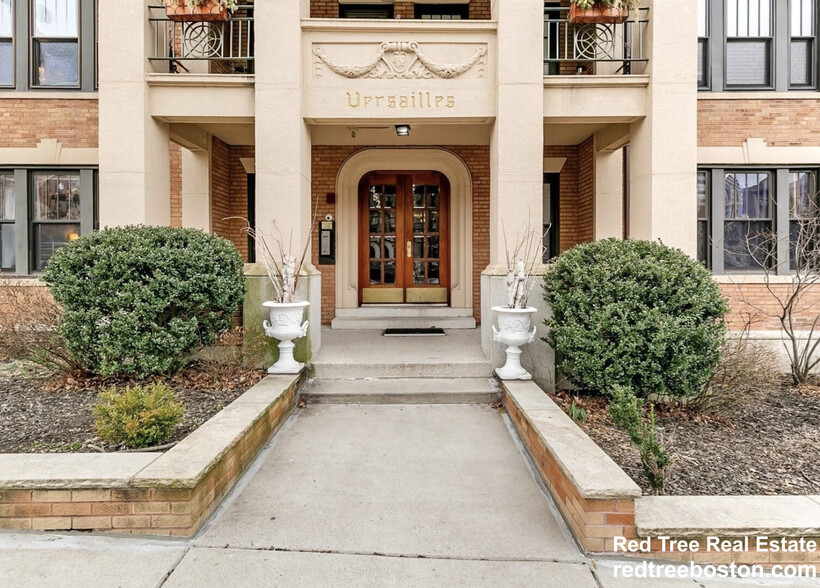 Building Photo - 458 Park Dr