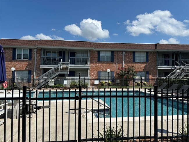 Building Photo - 2350 Bering Dr