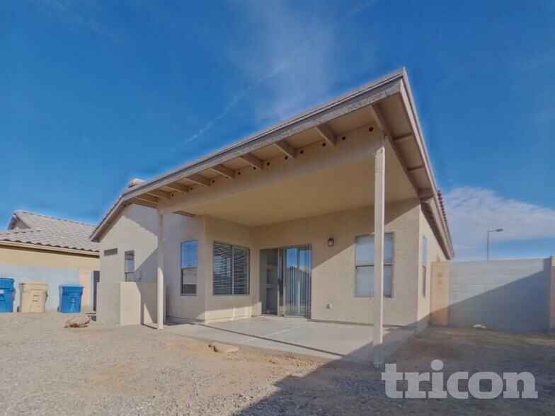 Building Photo - 83 5th Ave W