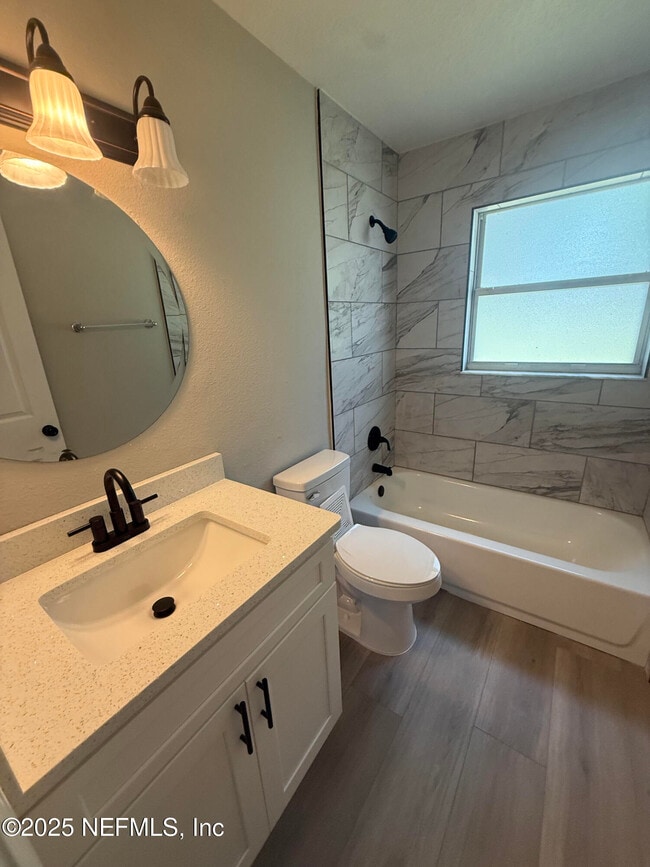 Building Photo - 2558 Lourdes Dr W