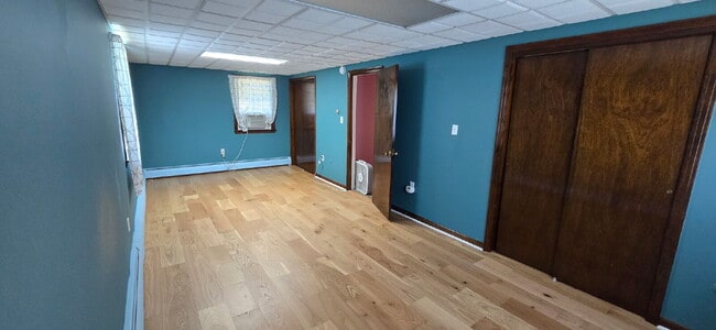 Building Photo - UPDATED!! 3 bed, 2 bath house with solar p...