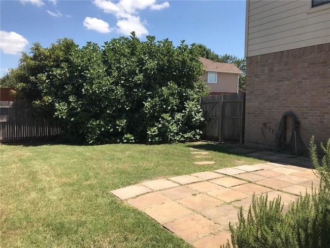 Building Photo - 1418 Summerplace Dr