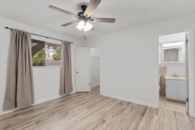 Building Photo - 703 Huntingdon Pl