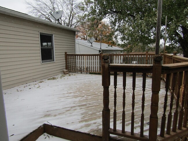 Building Photo - 2388 Martin Dr