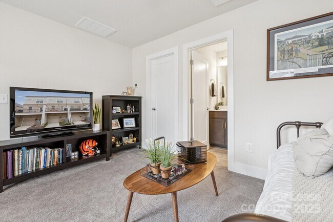 Building Photo - 12106 Brooklyn Ave