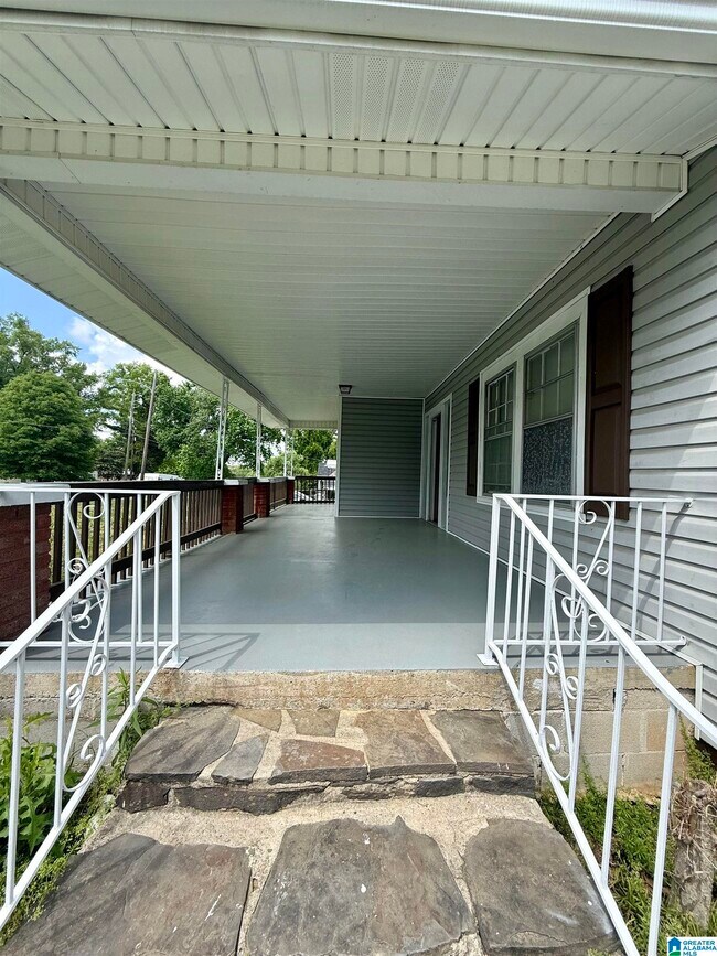 Building Photo - 1458 Hueytown Rd