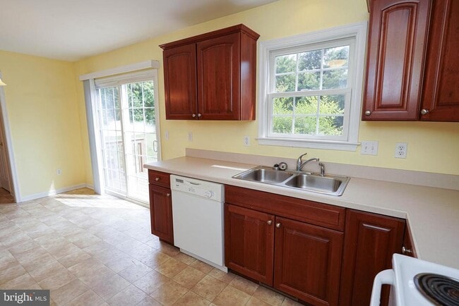 Building Photo - 1331 Aspen Dr