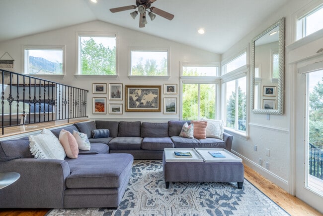 Building Photo - 10098 Wasatch Blvd