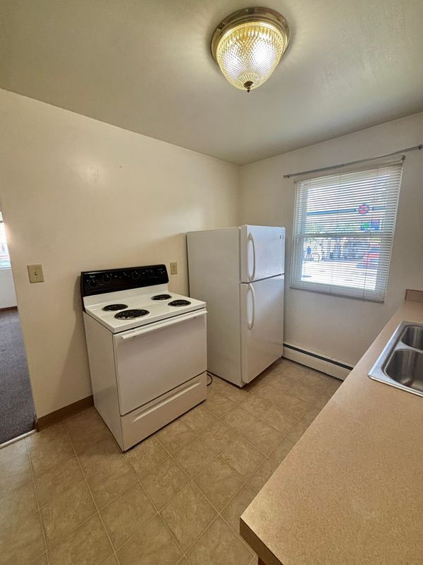 Building Photo - 5333 Broadway-Apartment 1 Broadway