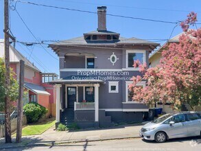 Building Photo - Charming Two-Bedroom Upper-Level Duplex in...