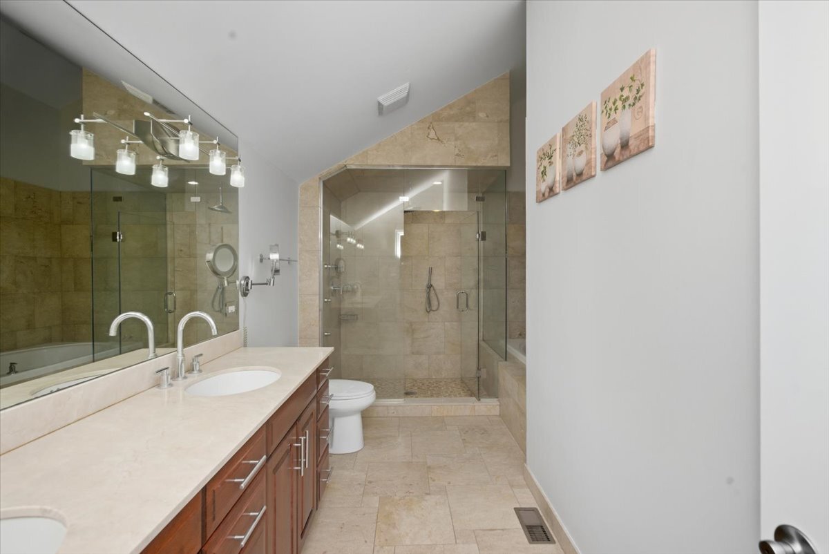 Building Photo - 1523 W Huron St