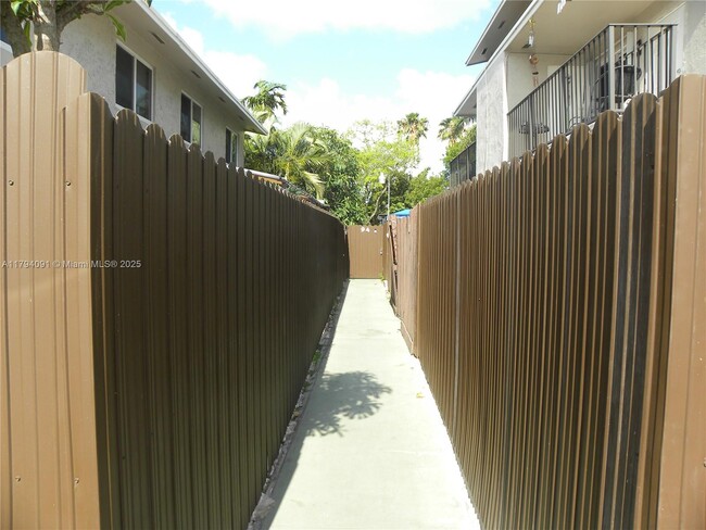 Building Photo - 15690 SW 82nd Cir Ln