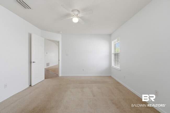 Building Photo - 9841 Watkins Dr