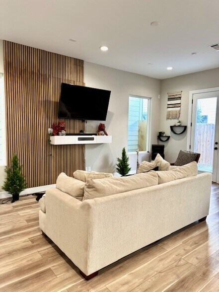 Building Photo - 3208 Bostic St