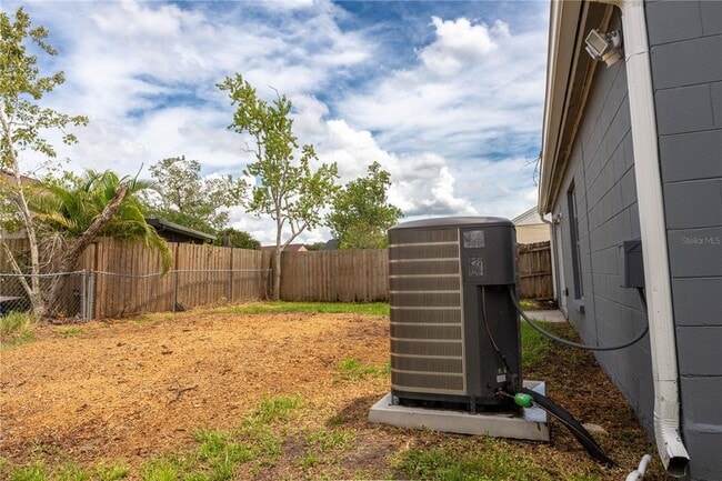 Building Photo - 8273 Cascade Oaks Dr