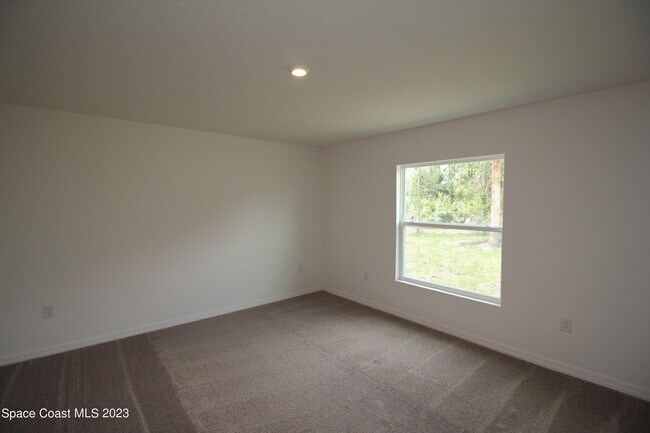 Building Photo - 147 Franzing St
