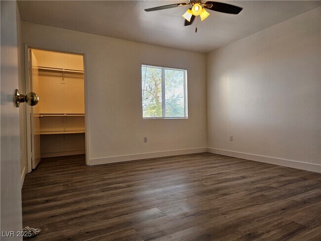 Building Photo - 7885 W Flamingo Rd