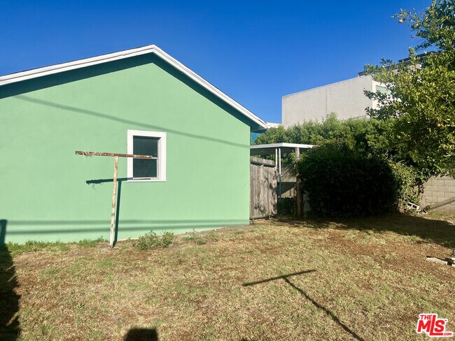 Building Photo - 4316 Perlita Ave