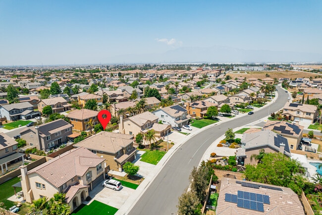 Building Photo - Ideal for Large Families – 6BR/4BA Eastval...