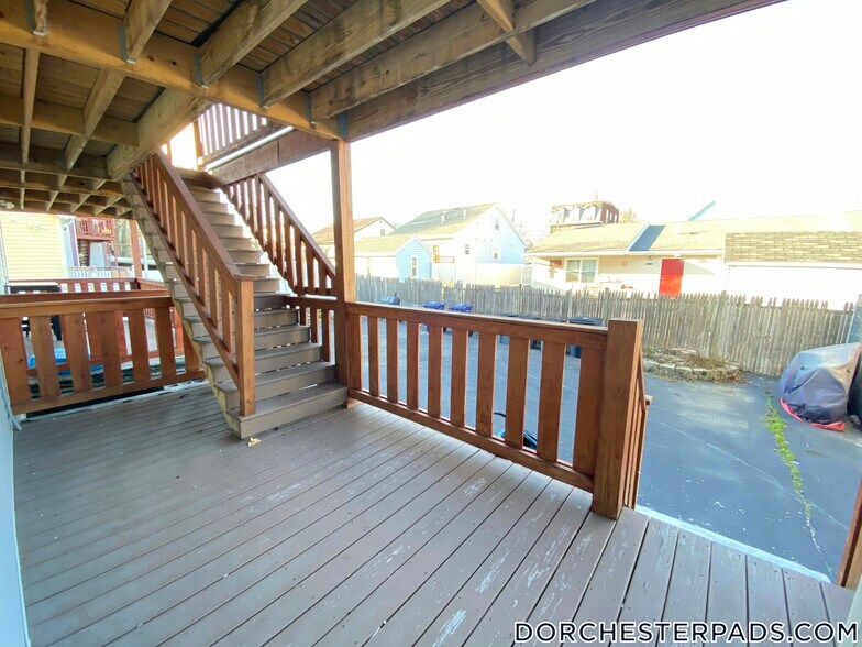 Building Photo - 44 Fenton St