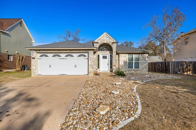 Building Photo - 2003 Dayflower Trce