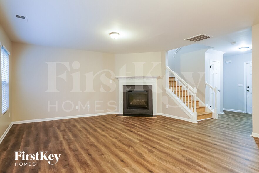 Building Photo - 5900 Ricker Rd