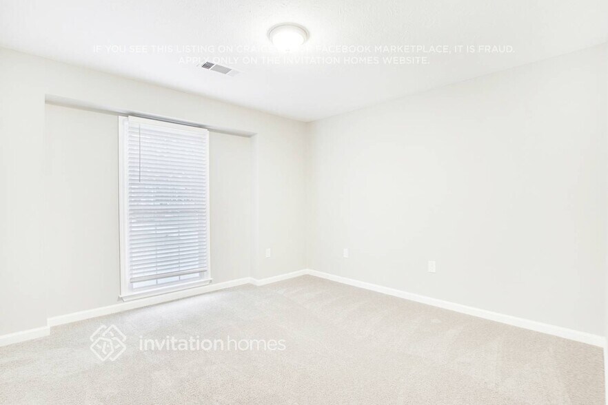 Building Photo - 4132 Maple Ln