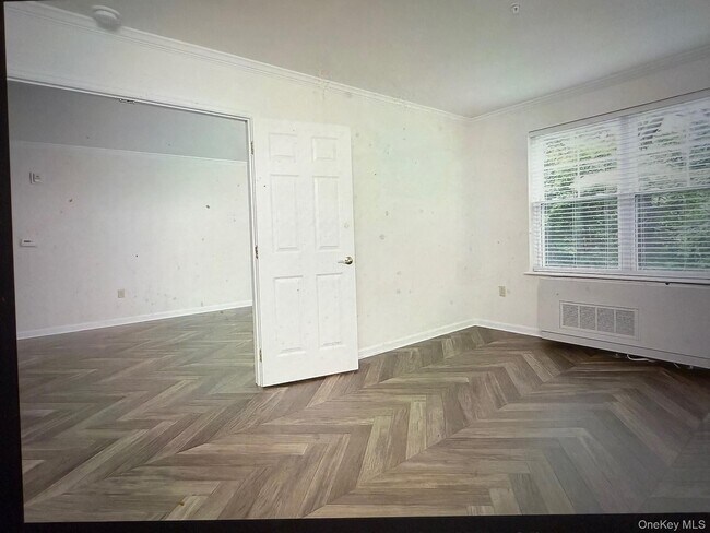 Building Photo - 110 Sutton Dr