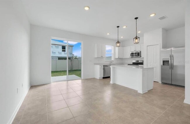Building Photo - 2550 Skyline Lp