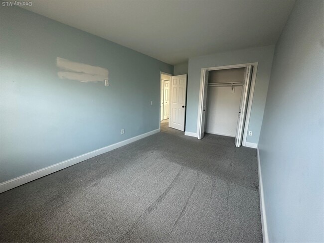 Building Photo - 276 Temple Hill Rd