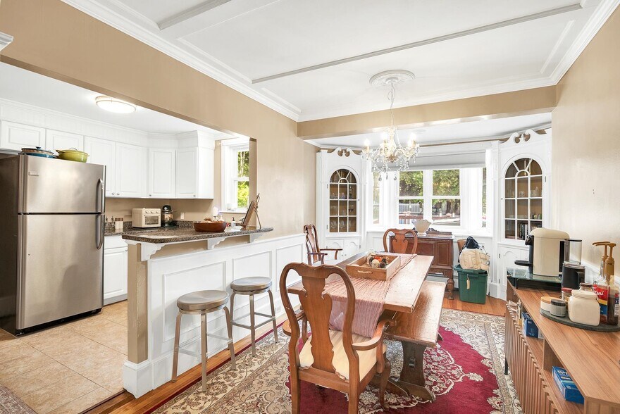 Building Photo - 107 Mount Vernon St