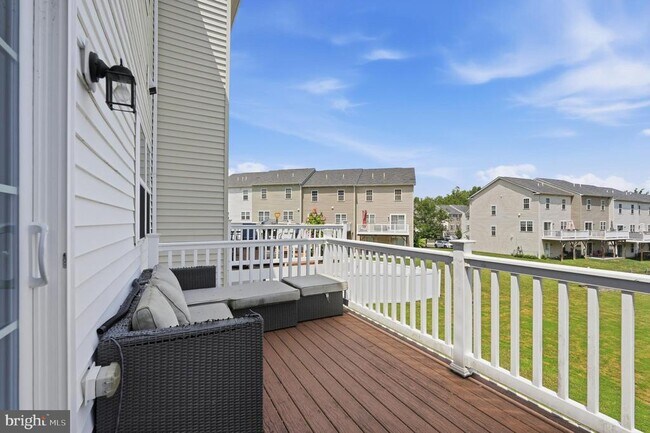 Building Photo - 141 Graystone Dr