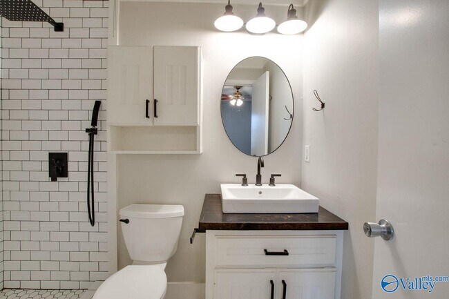 Building Photo - 143 Rebecca Pines Dr