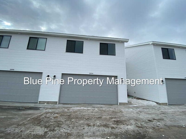 Building Photo - 2925 Sunburst Dr