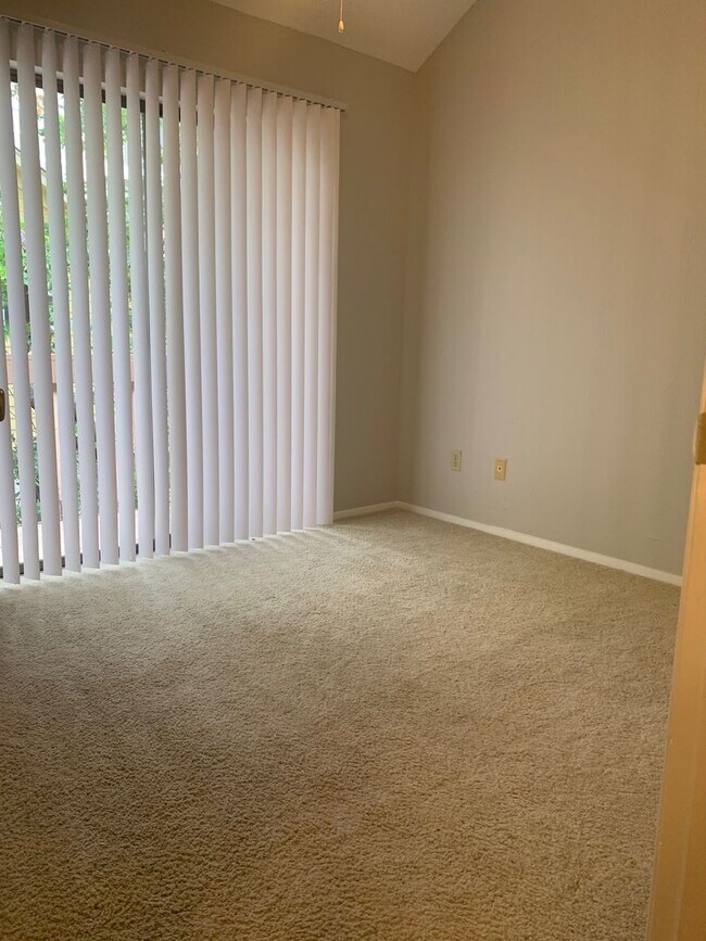 Building Photo - 2210 Pearl St