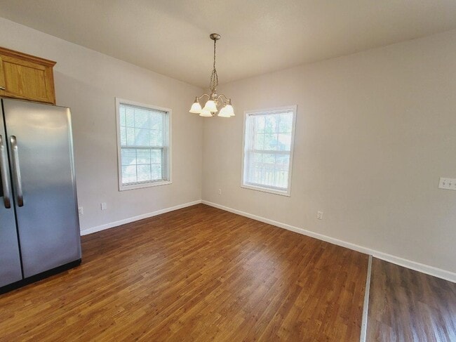 Building Photo - 2770 Weaver Dr