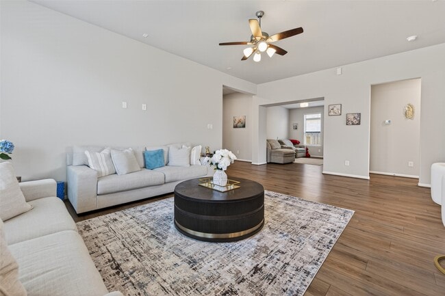 Building Photo - 32227 Cedar Crst Dr