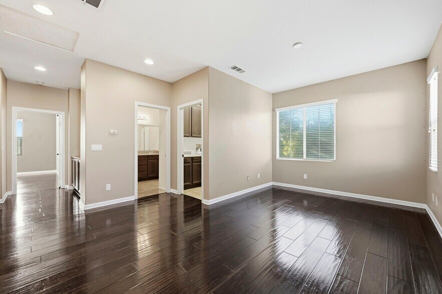 Building Photo - 31853 Red Pine Way