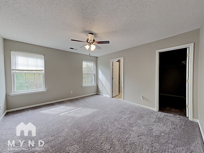 Building Photo - 10717 Glenluce Ave