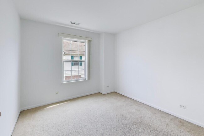 Building Photo - 8339 Concord Dr