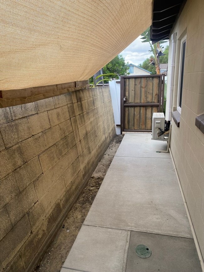 Building Photo - Remodeled 1 bed, 1 bath Condo in Central S...
