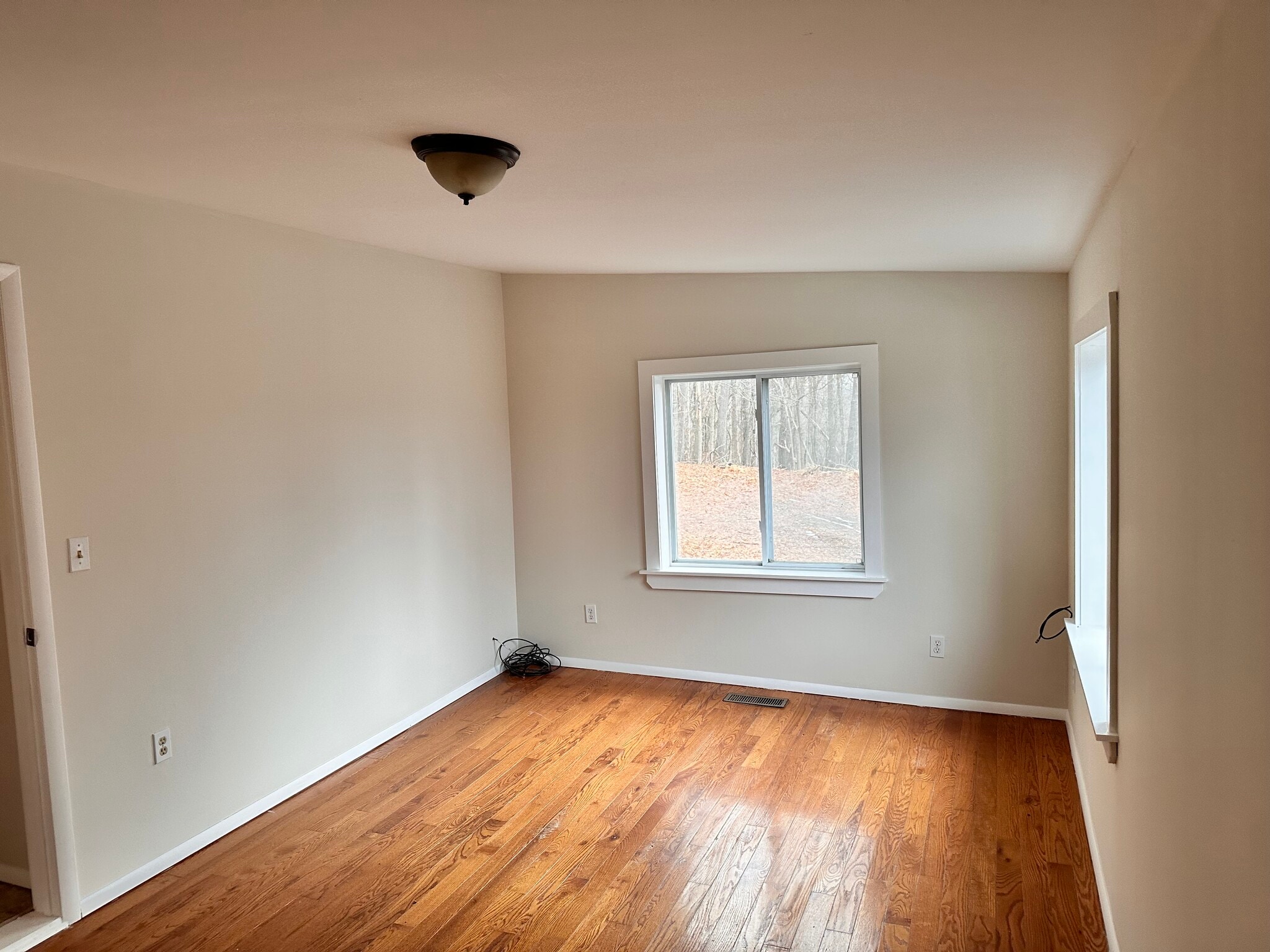 Building Photo - 15 Cottage Rd