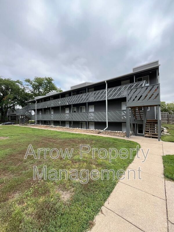 Building Photo - 877 N 26th St