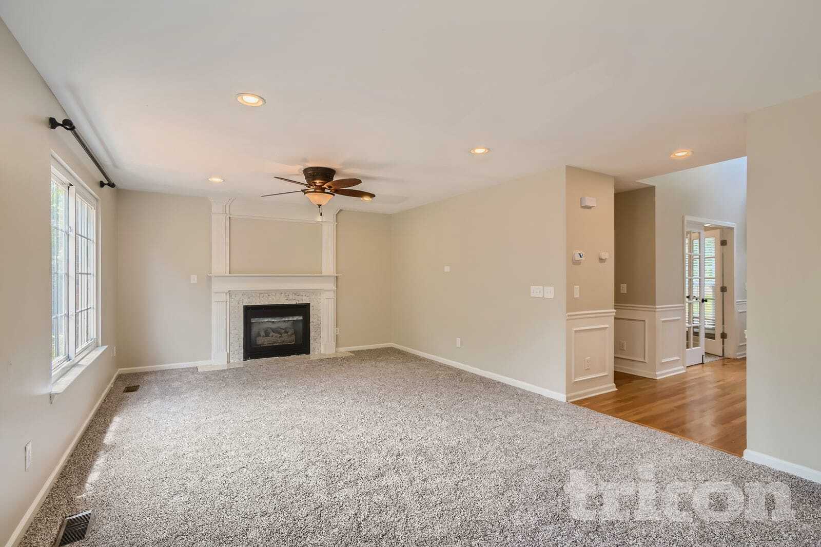 Building Photo - 2420 Amber Glen Dr